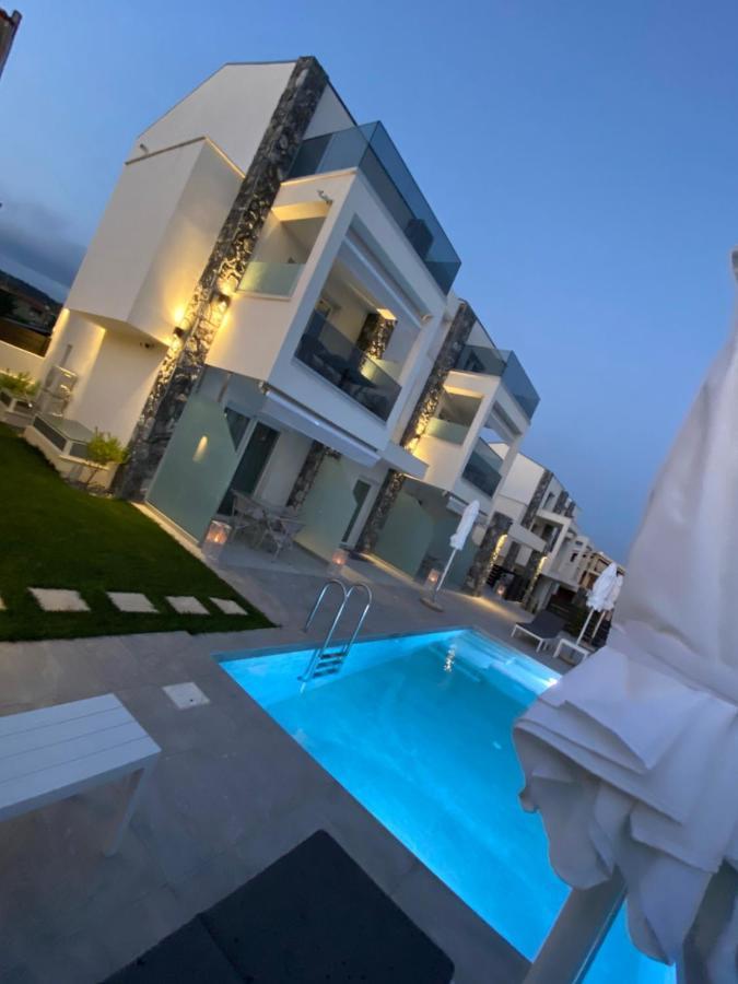 Interni Luxury Living Appartement Nikiti  Buitenkant foto