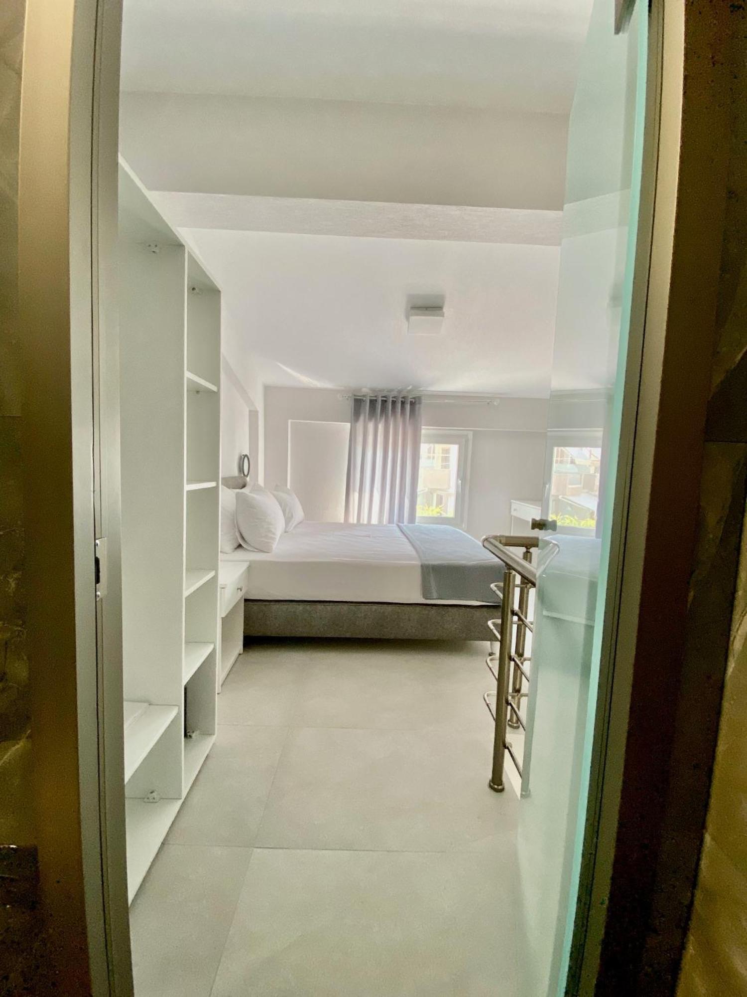 Interni Luxury Living Appartement Nikiti  Buitenkant foto