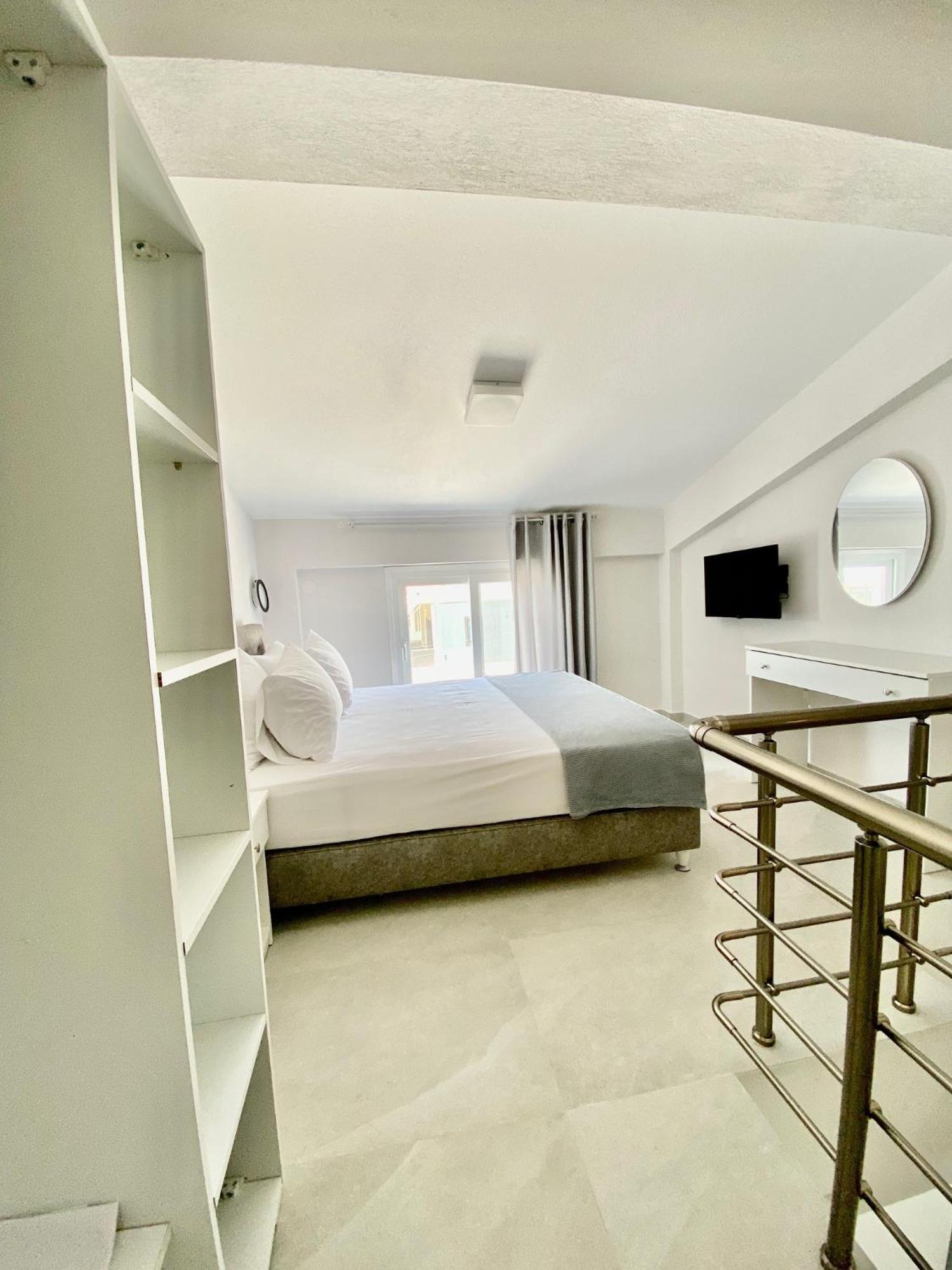 Interni Luxury Living Appartement Nikiti  Buitenkant foto