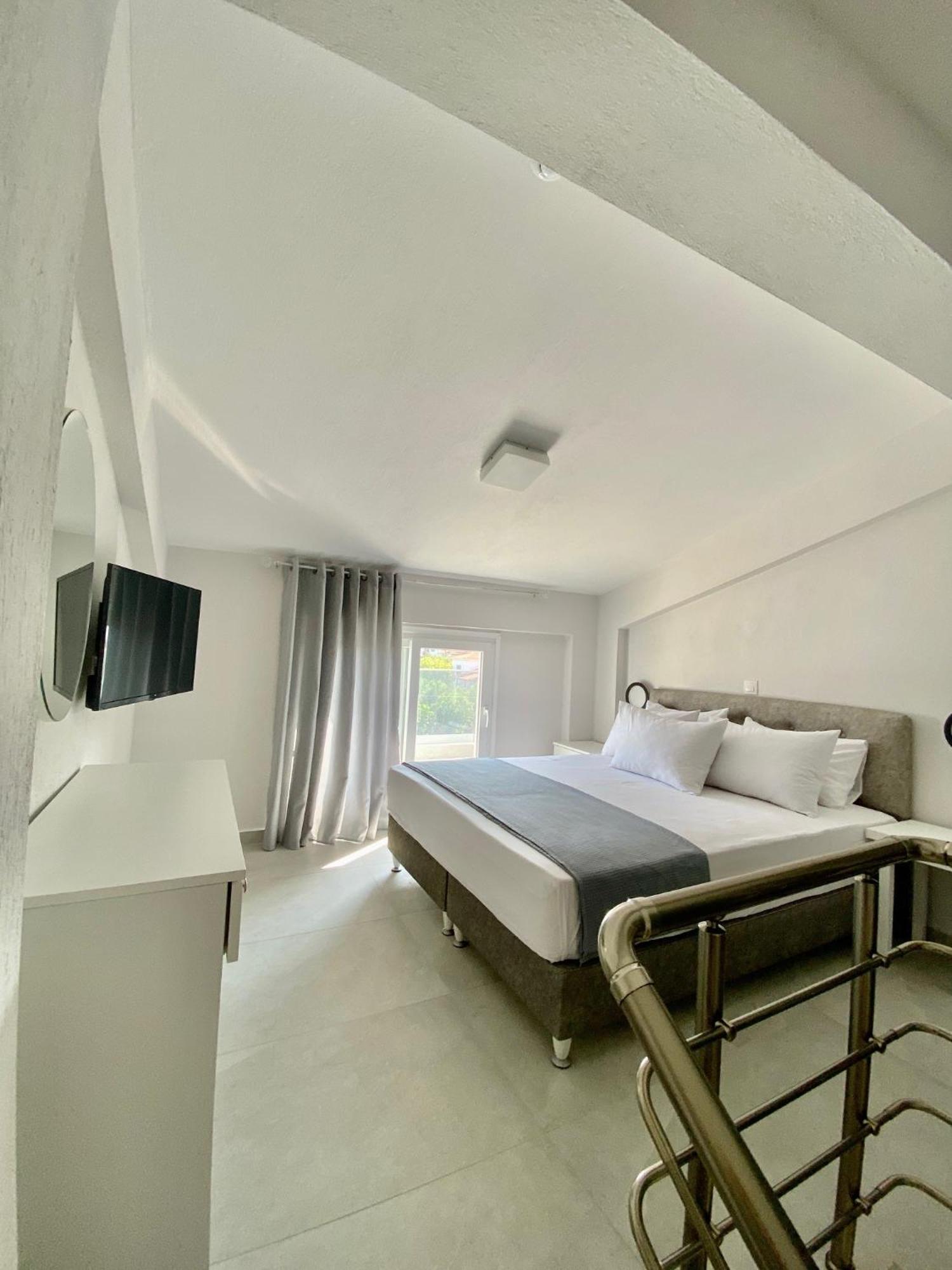 Interni Luxury Living Appartement Nikiti  Buitenkant foto