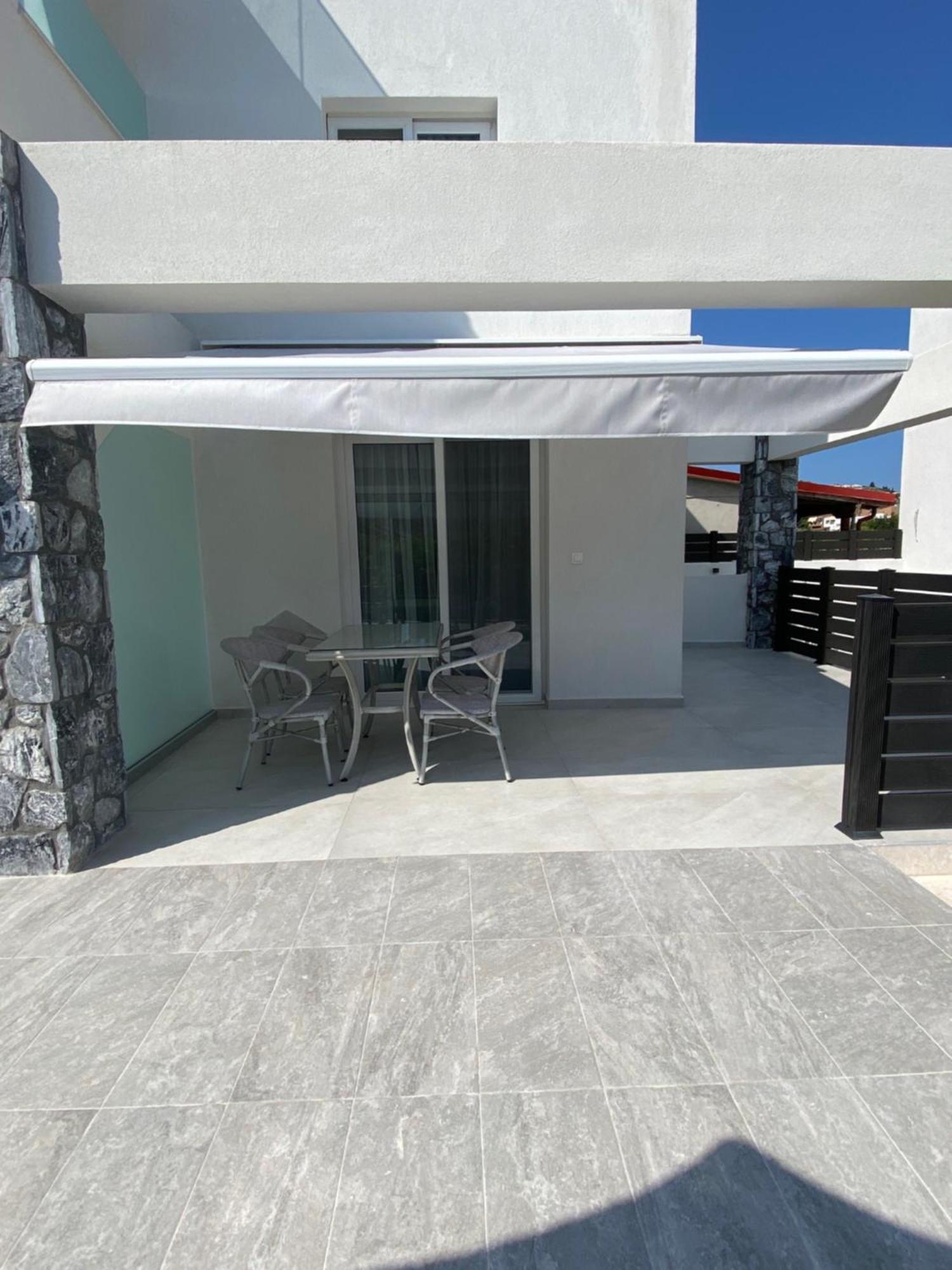 Interni Luxury Living Appartement Nikiti  Buitenkant foto