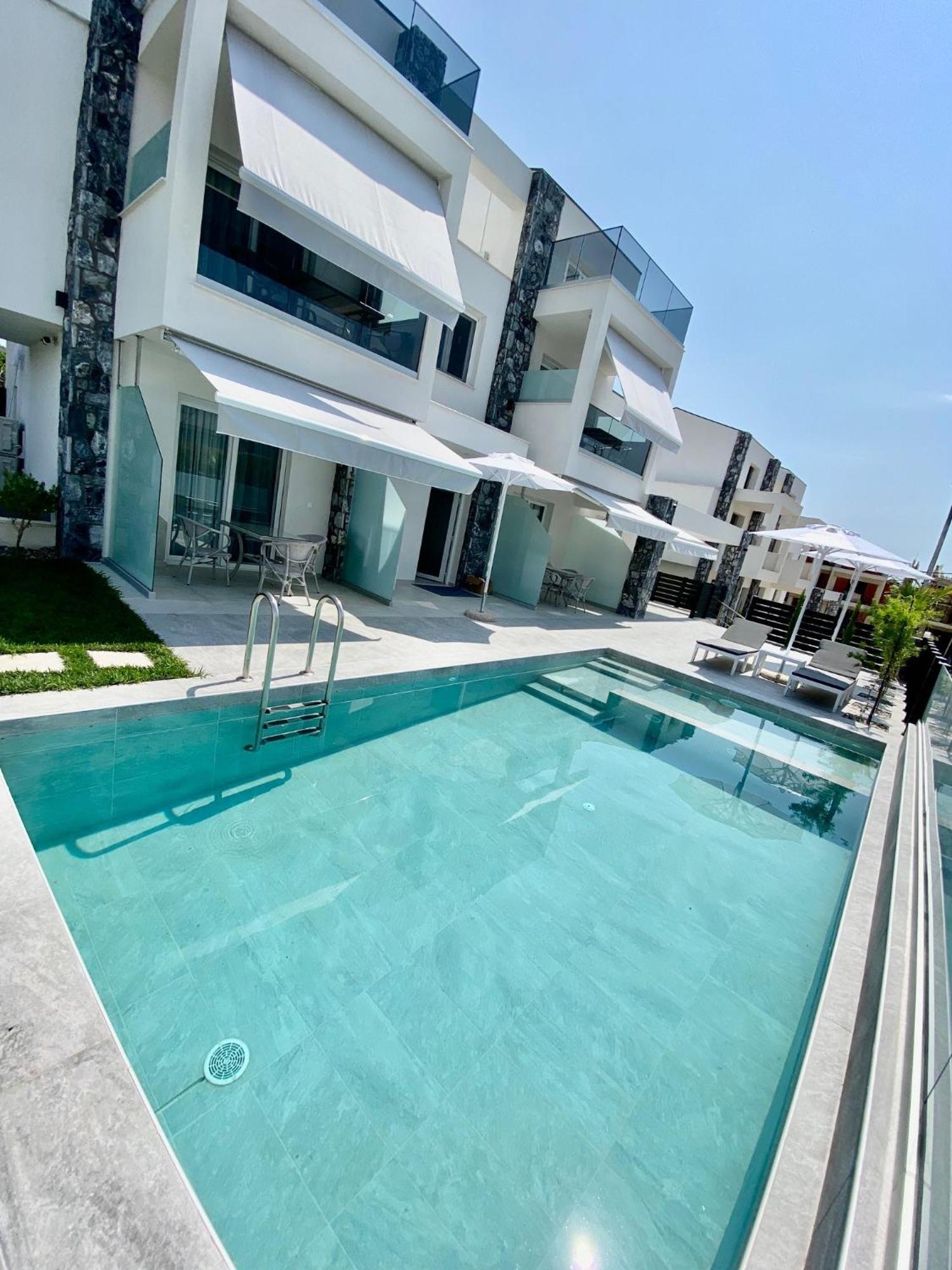 Interni Luxury Living Appartement Nikiti  Buitenkant foto